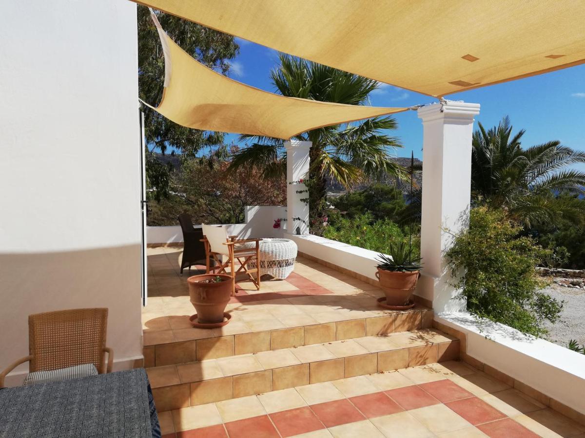 Tranquil Villa With Sea View In Ammopi Karpathos Amoopi Exteriör bild