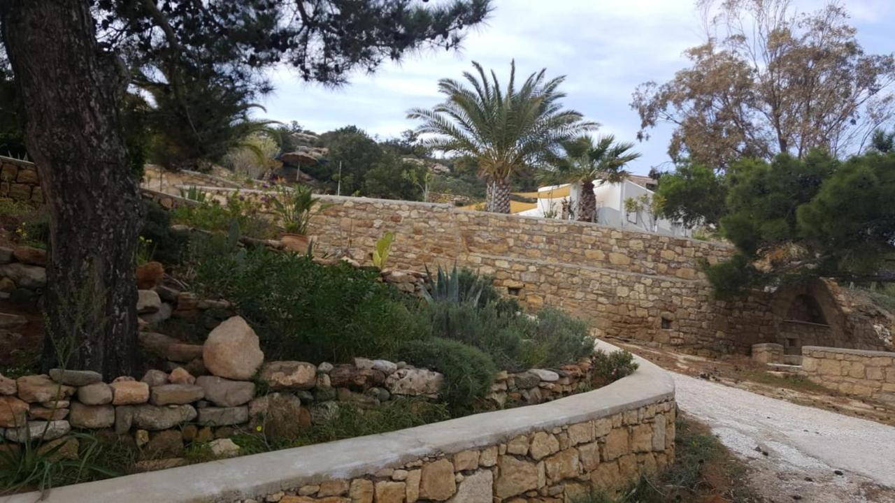 Tranquil Villa With Sea View In Ammopi Karpathos Amoopi Exteriör bild
