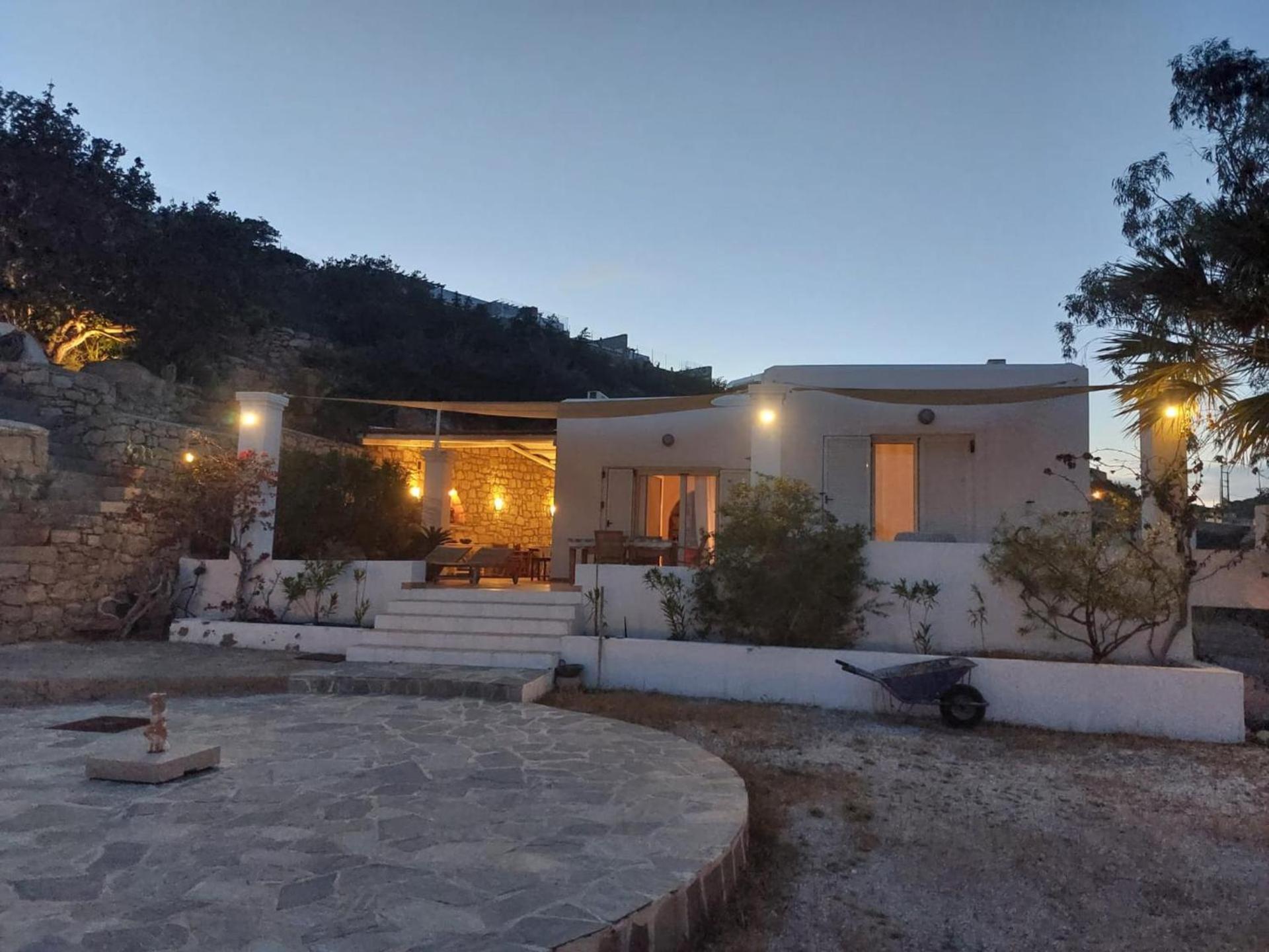 Tranquil Villa With Sea View In Ammopi Karpathos Amoopi Exteriör bild